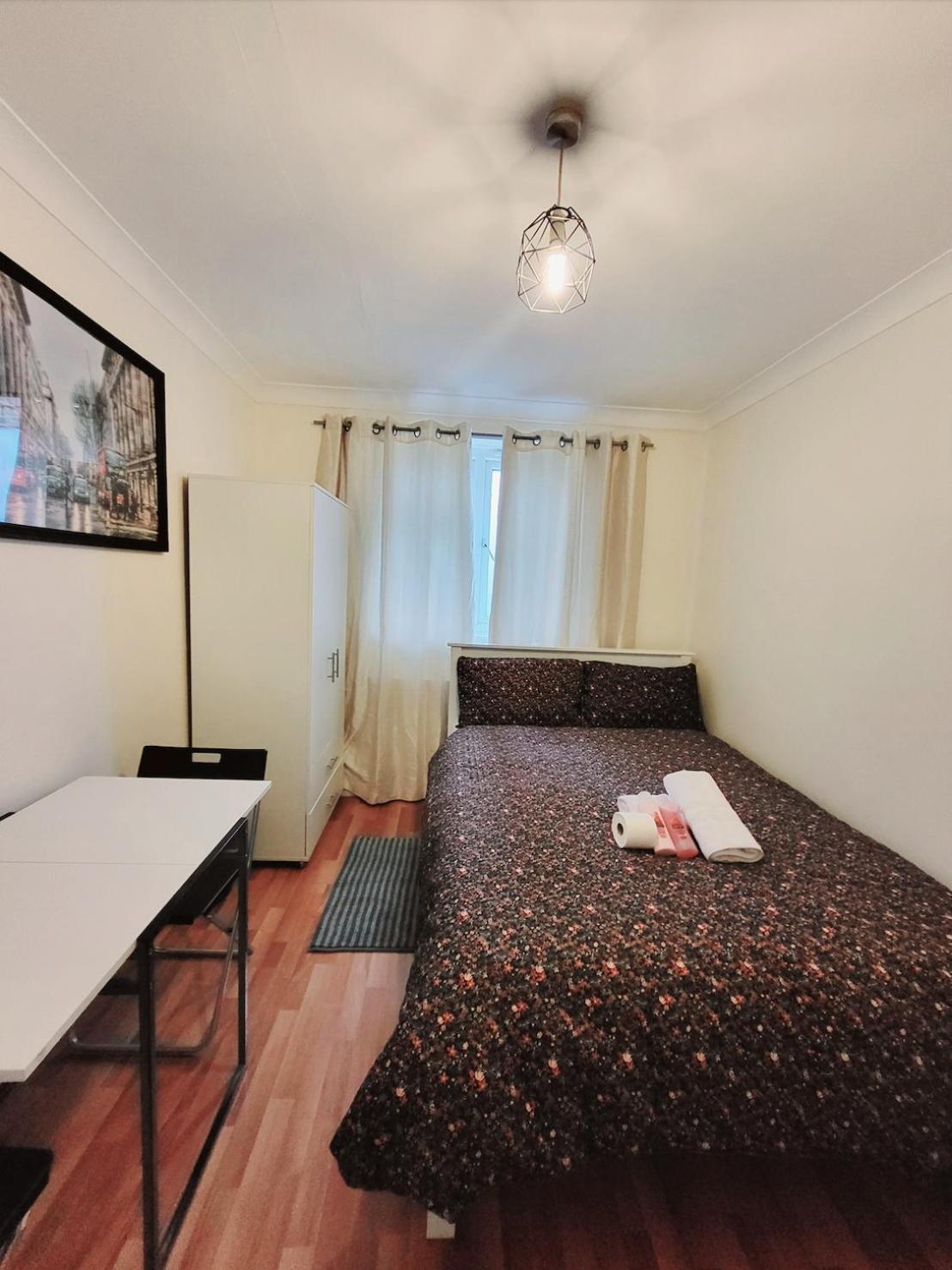 Huge And Affordable 3 Bedroom Flat In Hammersmith For 7 People With Welcome Breakfast Londra Exterior foto