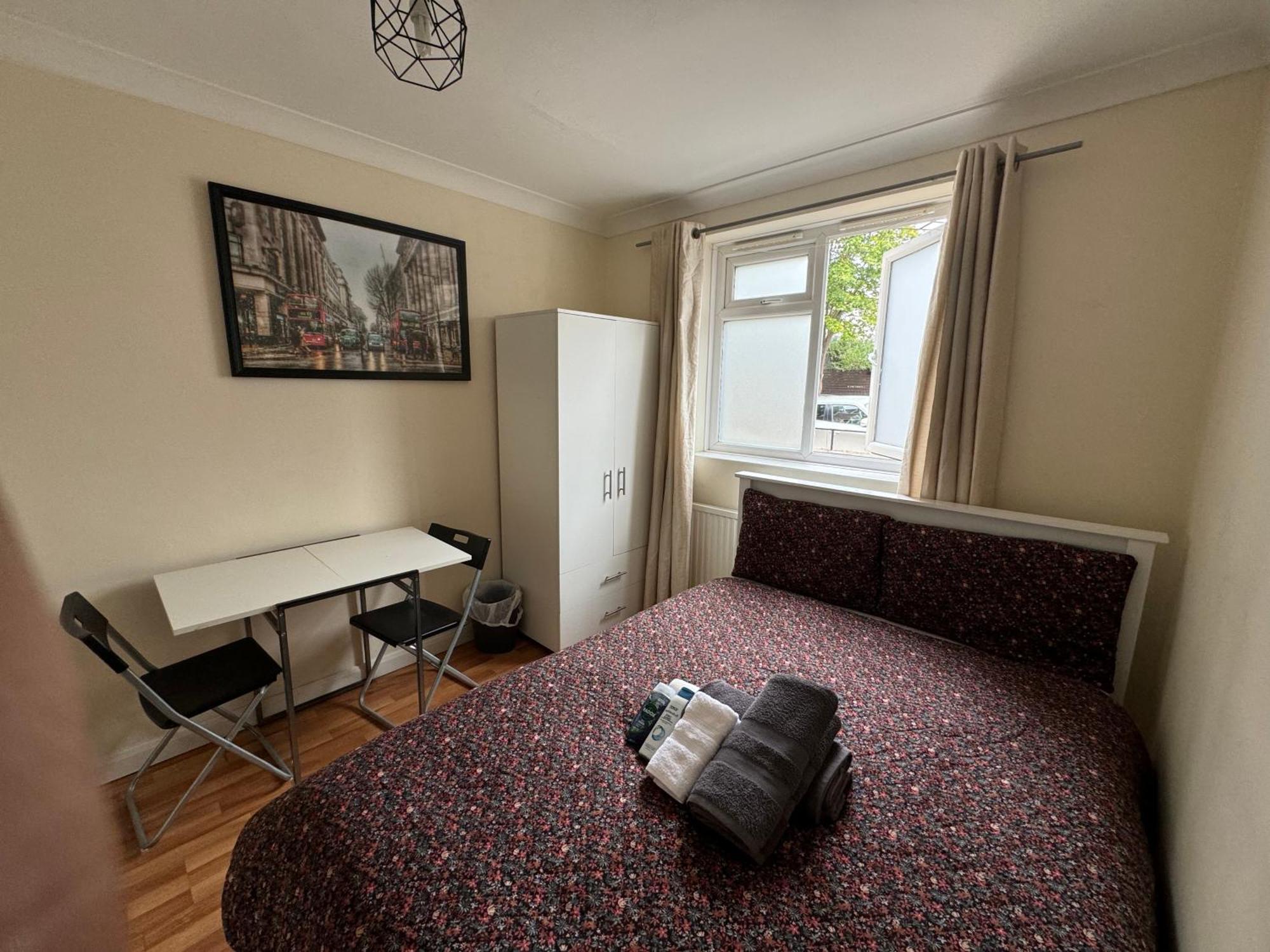 Huge And Affordable 3 Bedroom Flat In Hammersmith For 7 People With Welcome Breakfast Londra Exterior foto