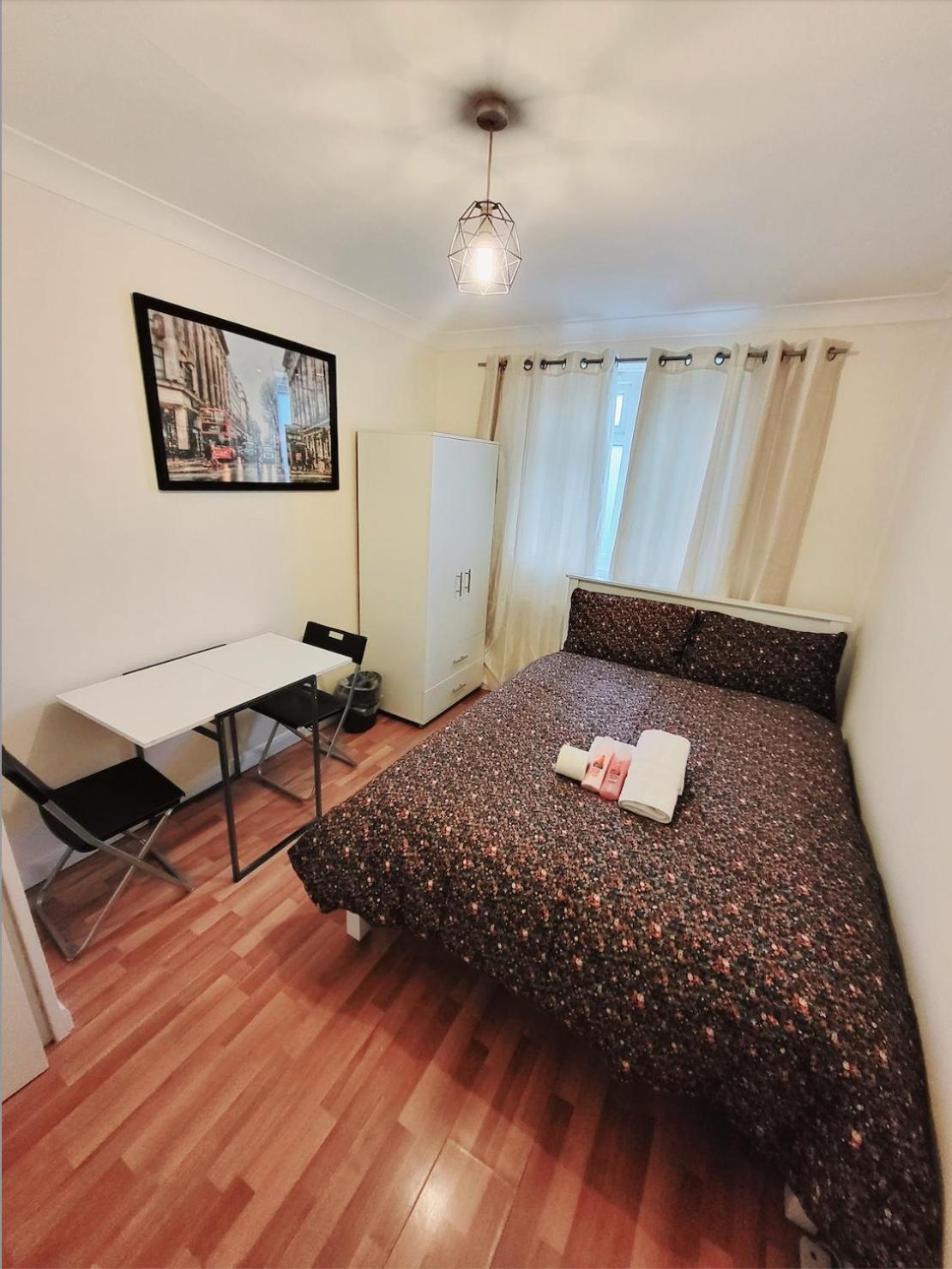 Huge And Affordable 3 Bedroom Flat In Hammersmith For 7 People With Welcome Breakfast Londra Exterior foto