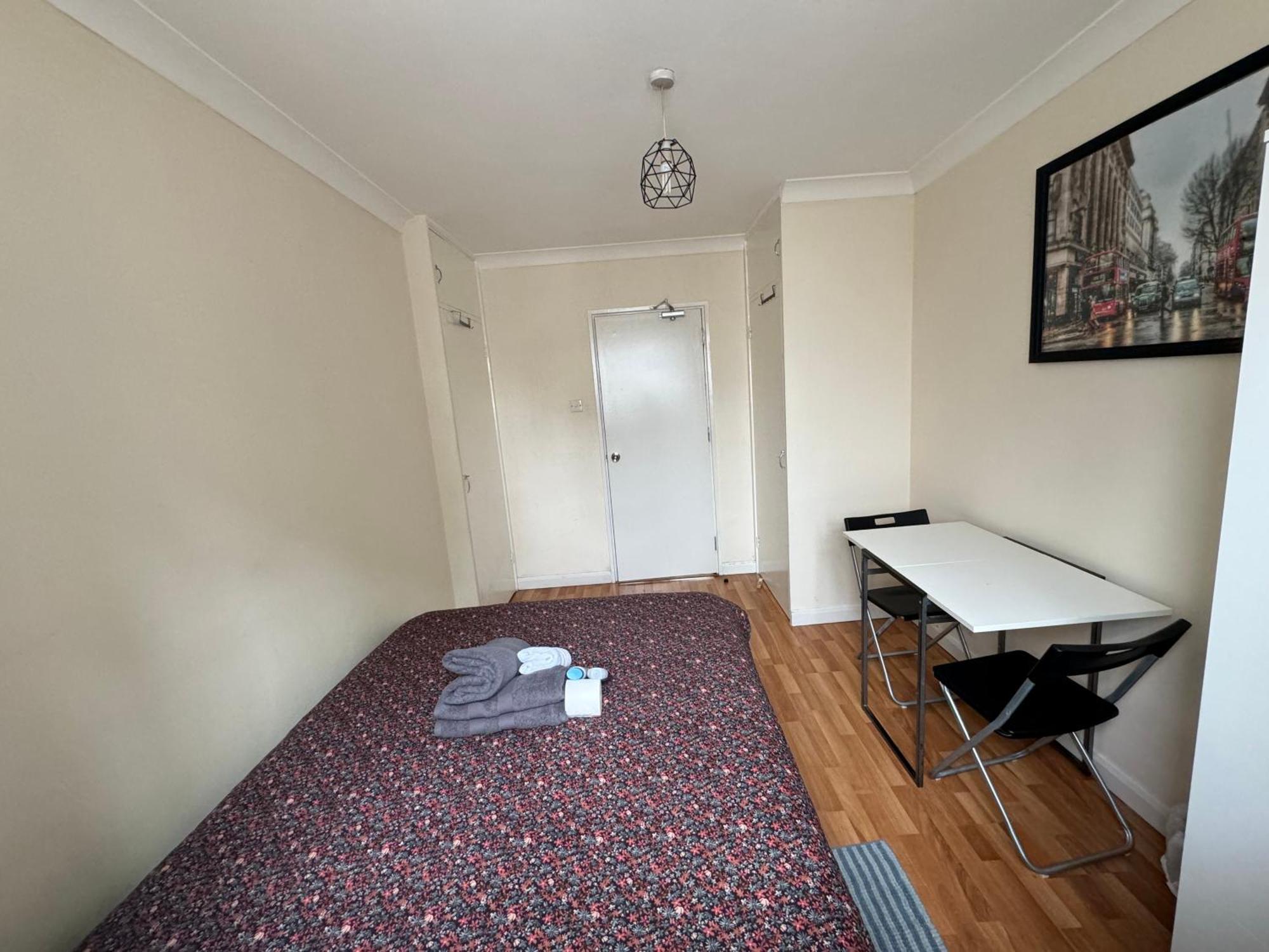 Huge And Affordable 3 Bedroom Flat In Hammersmith For 7 People With Welcome Breakfast Londra Exterior foto