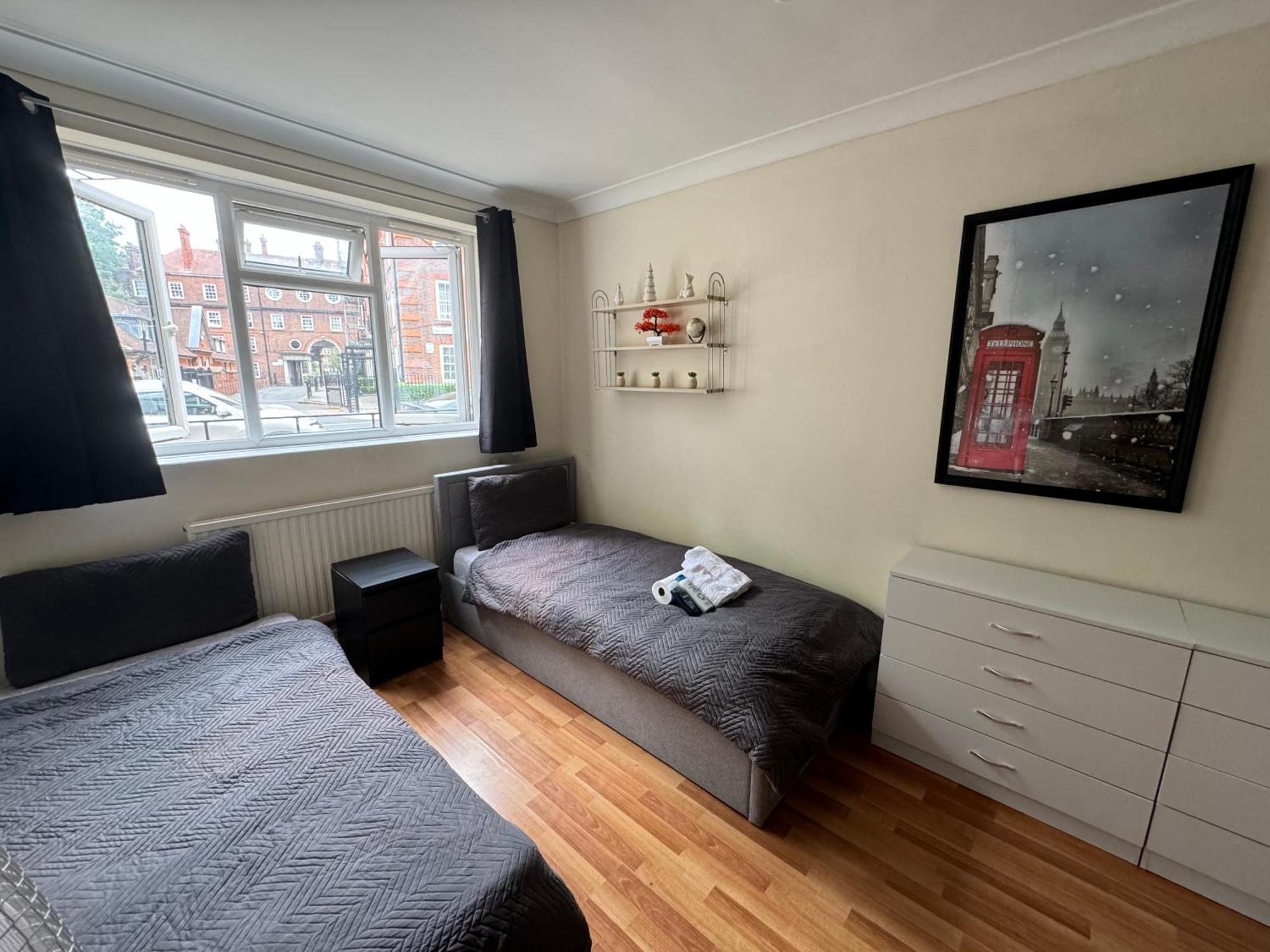 Huge And Affordable 3 Bedroom Flat In Hammersmith For 7 People With Welcome Breakfast Londra Exterior foto