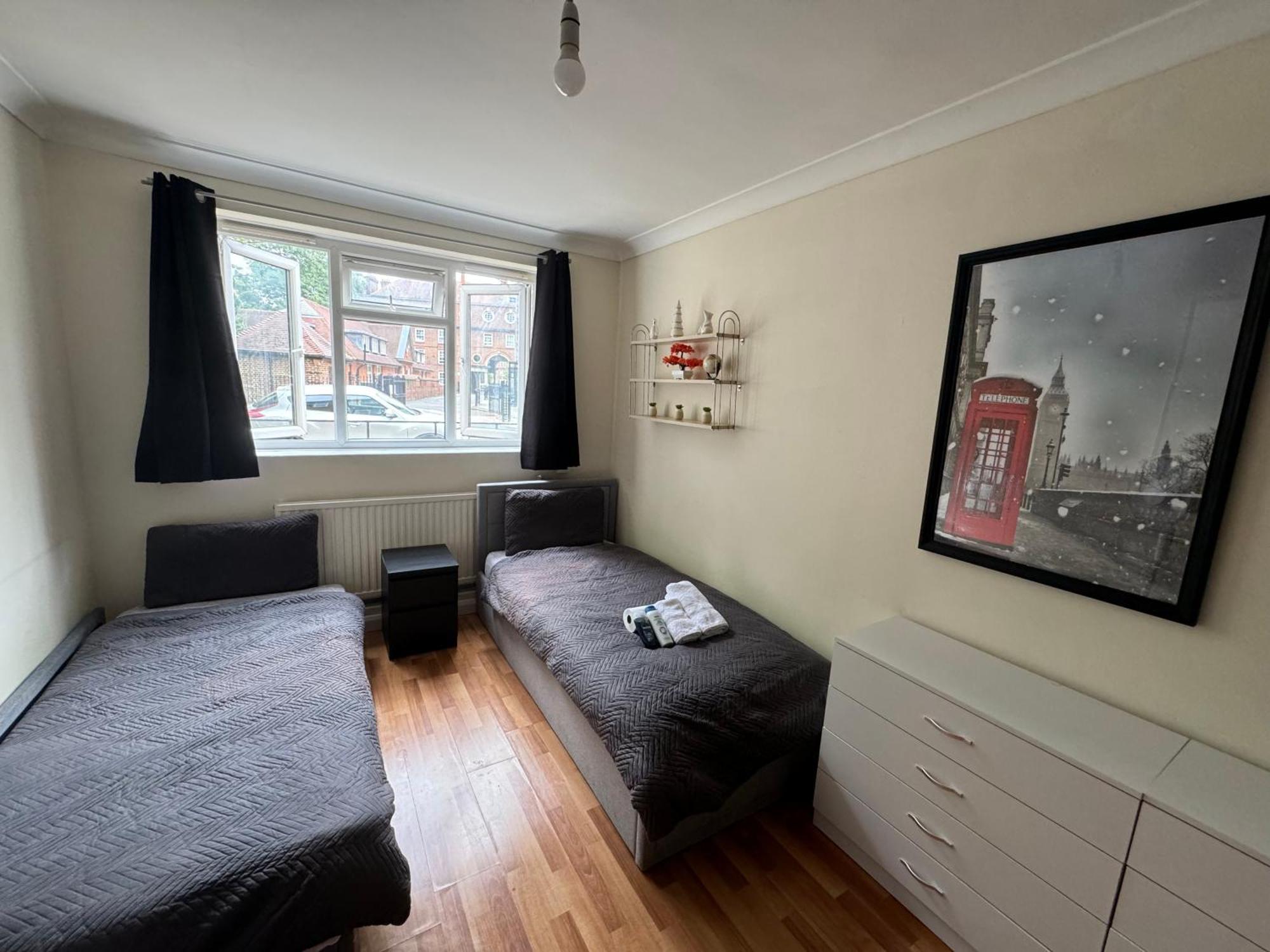 Huge And Affordable 3 Bedroom Flat In Hammersmith For 7 People With Welcome Breakfast Londra Exterior foto
