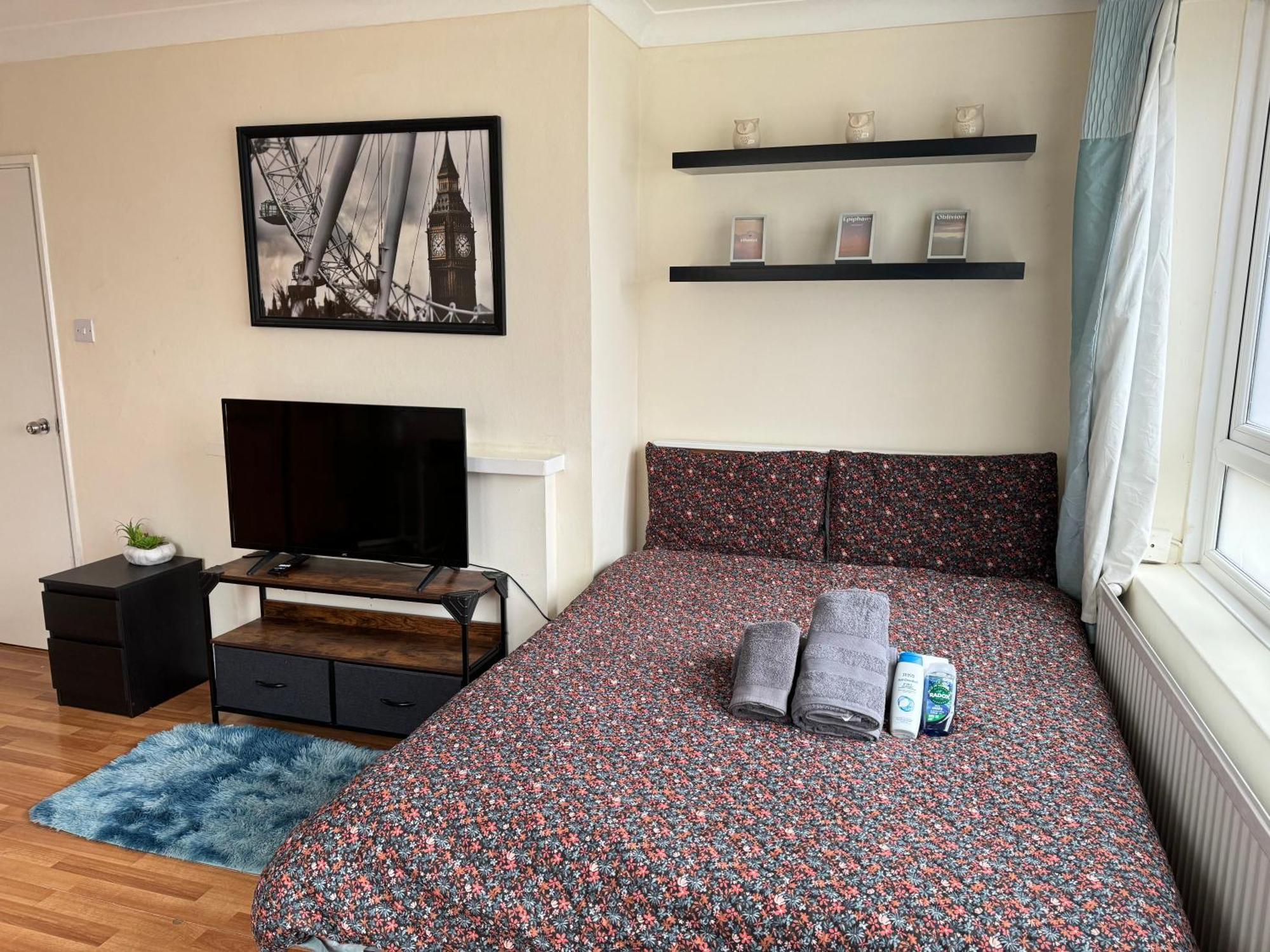 Huge And Affordable 3 Bedroom Flat In Hammersmith For 7 People With Welcome Breakfast Londra Exterior foto