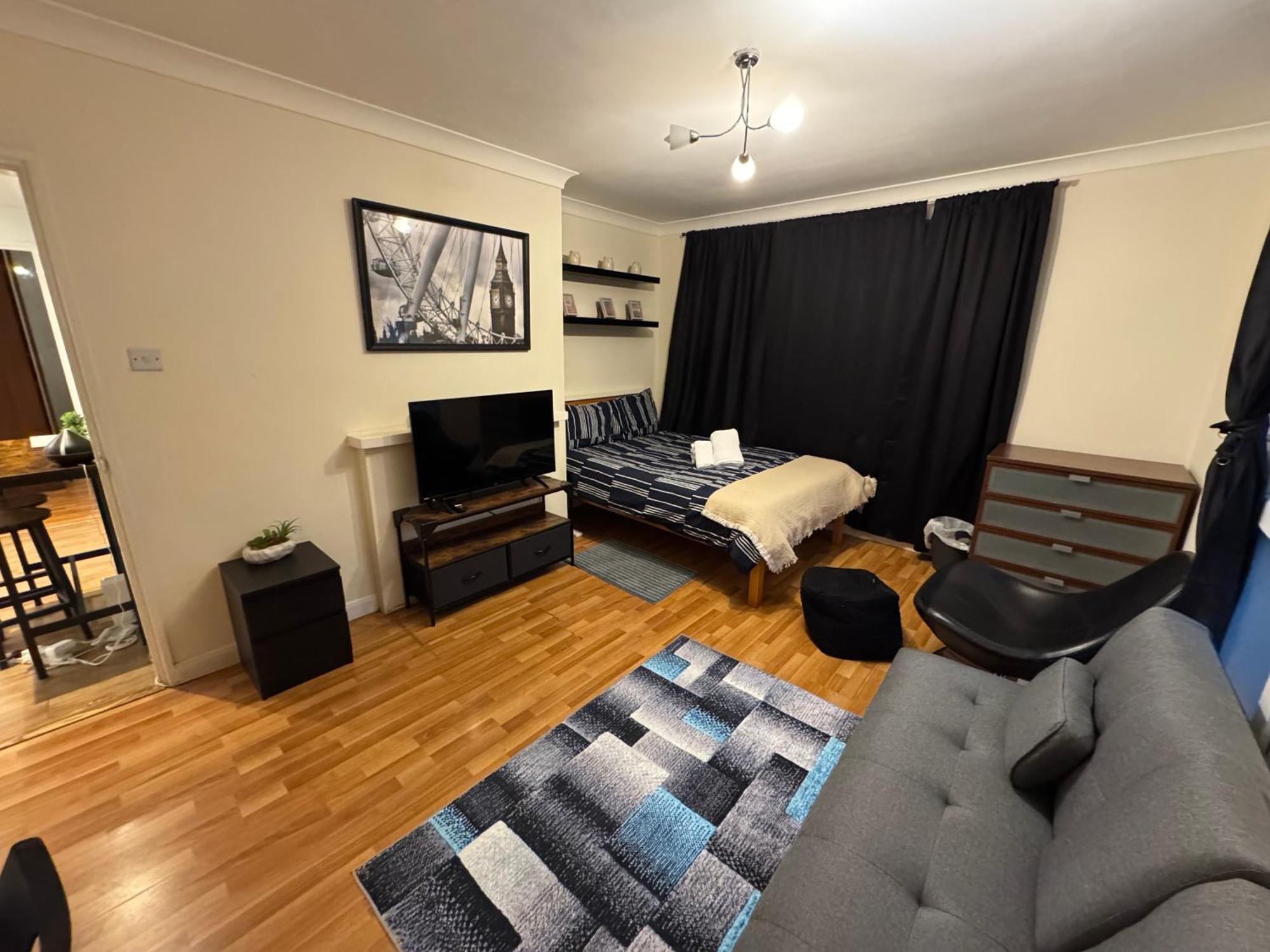 Huge And Affordable 3 Bedroom Flat In Hammersmith For 7 People With Welcome Breakfast Londra Exterior foto